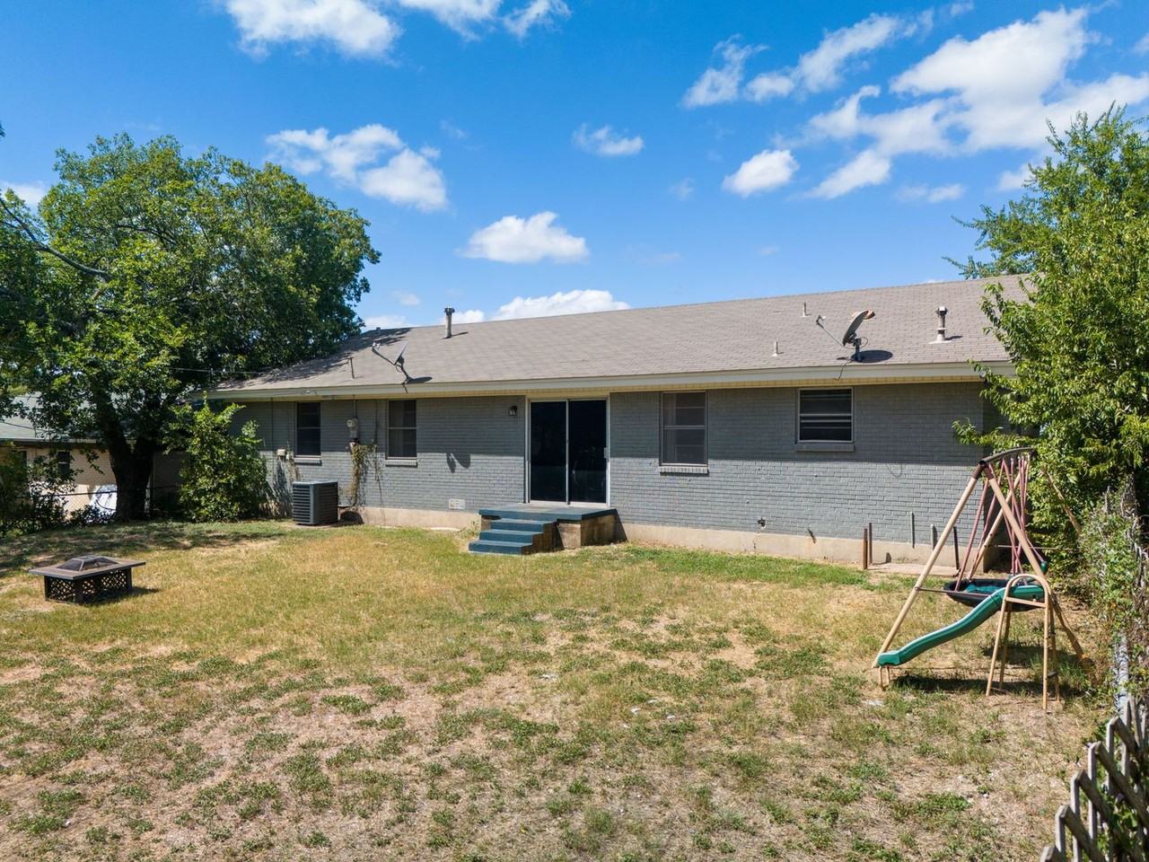 1205 S 7th St - Photo 3 of 36