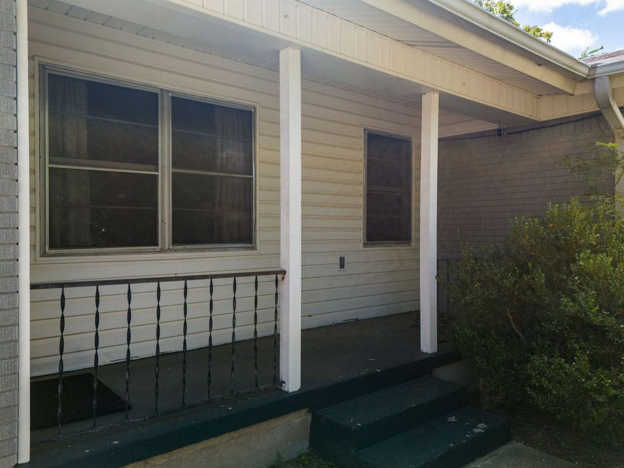 1205 S 7th St - Photo 4 of 36