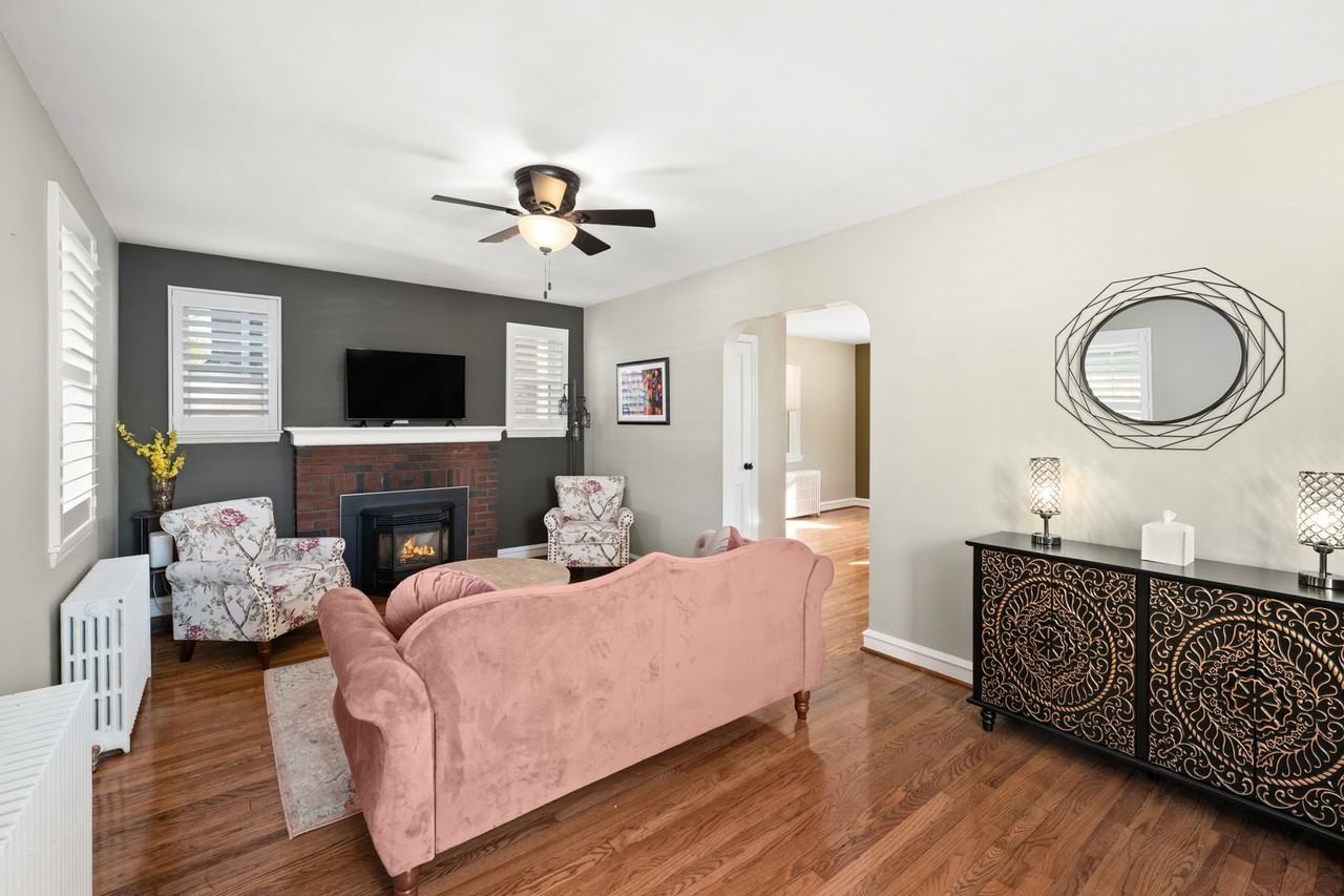 820 Woodlawn Ave - Photo 2 of 40