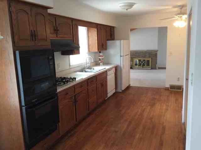 203 Sarah Ave - Photo 3 of 11