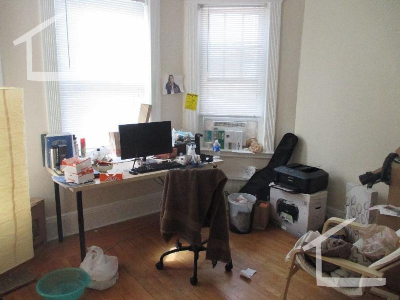 439 Park Dr - Photo 4 of 7