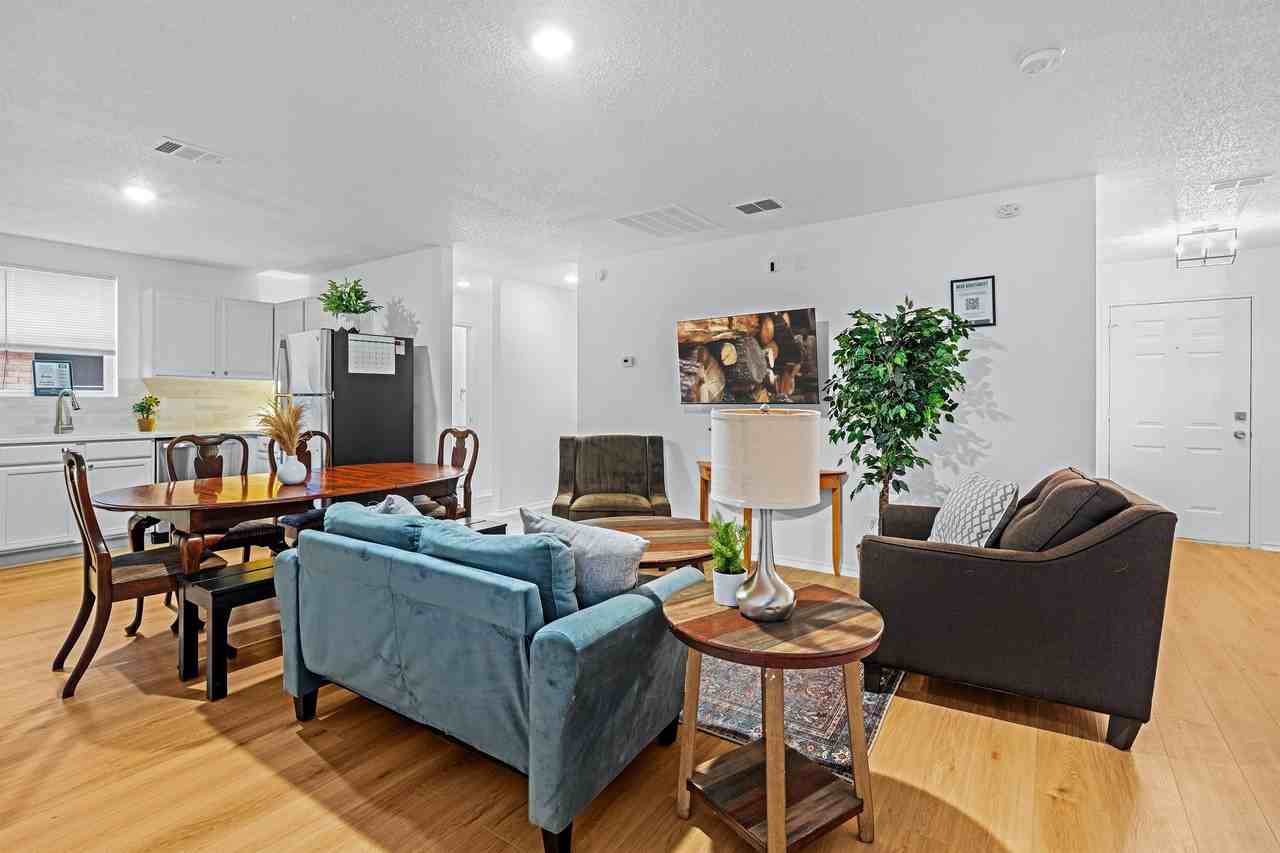 1504 Honey Bee Lane - Photo 2 of 50