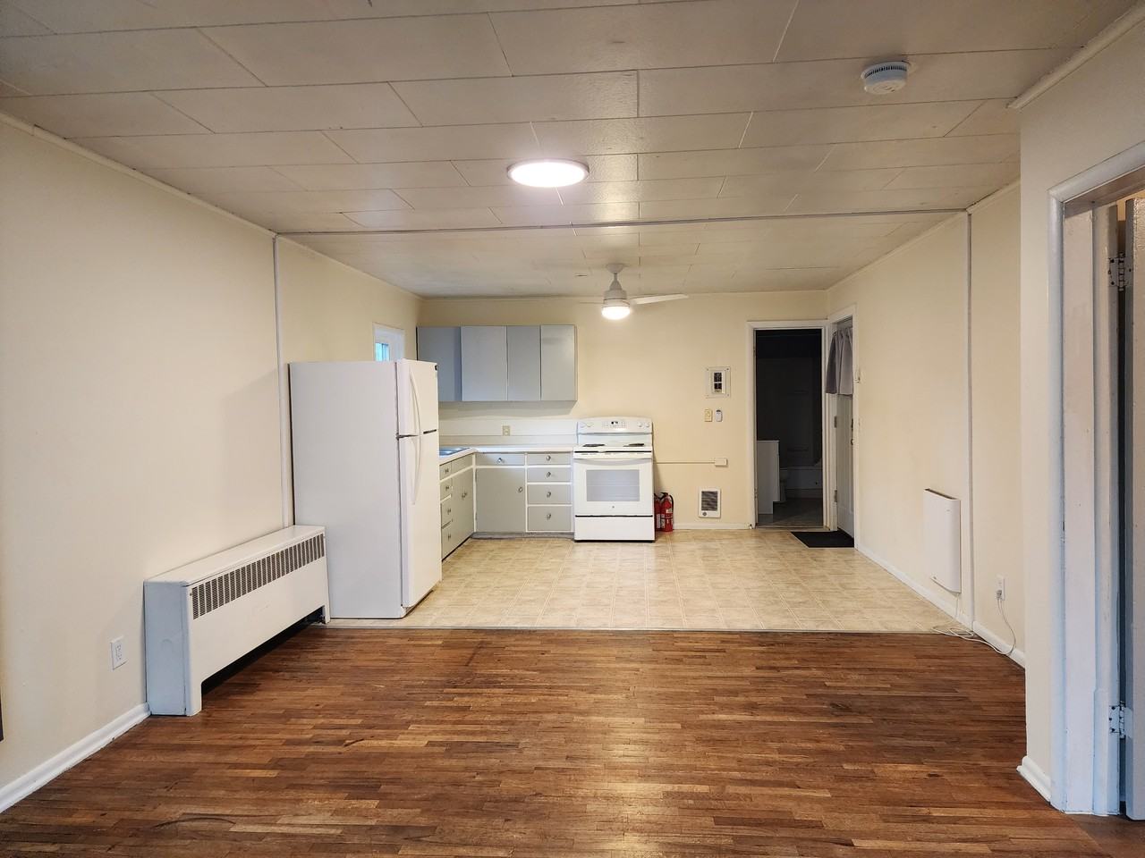 116 S Jackson St #2 - Photo 3 of 7