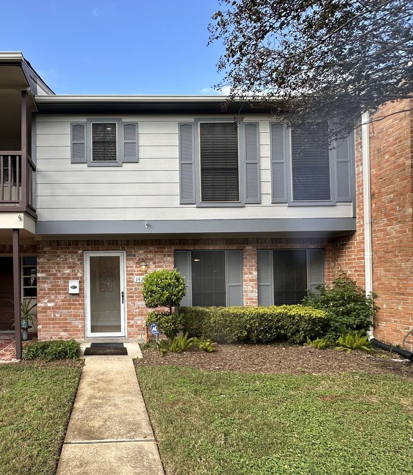 14226 Misty Meadow Ln - Photo 2 of 16