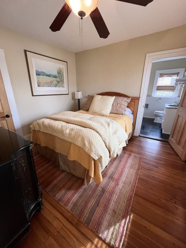 147 E Chestnut St #3 - Photo 7 of 20