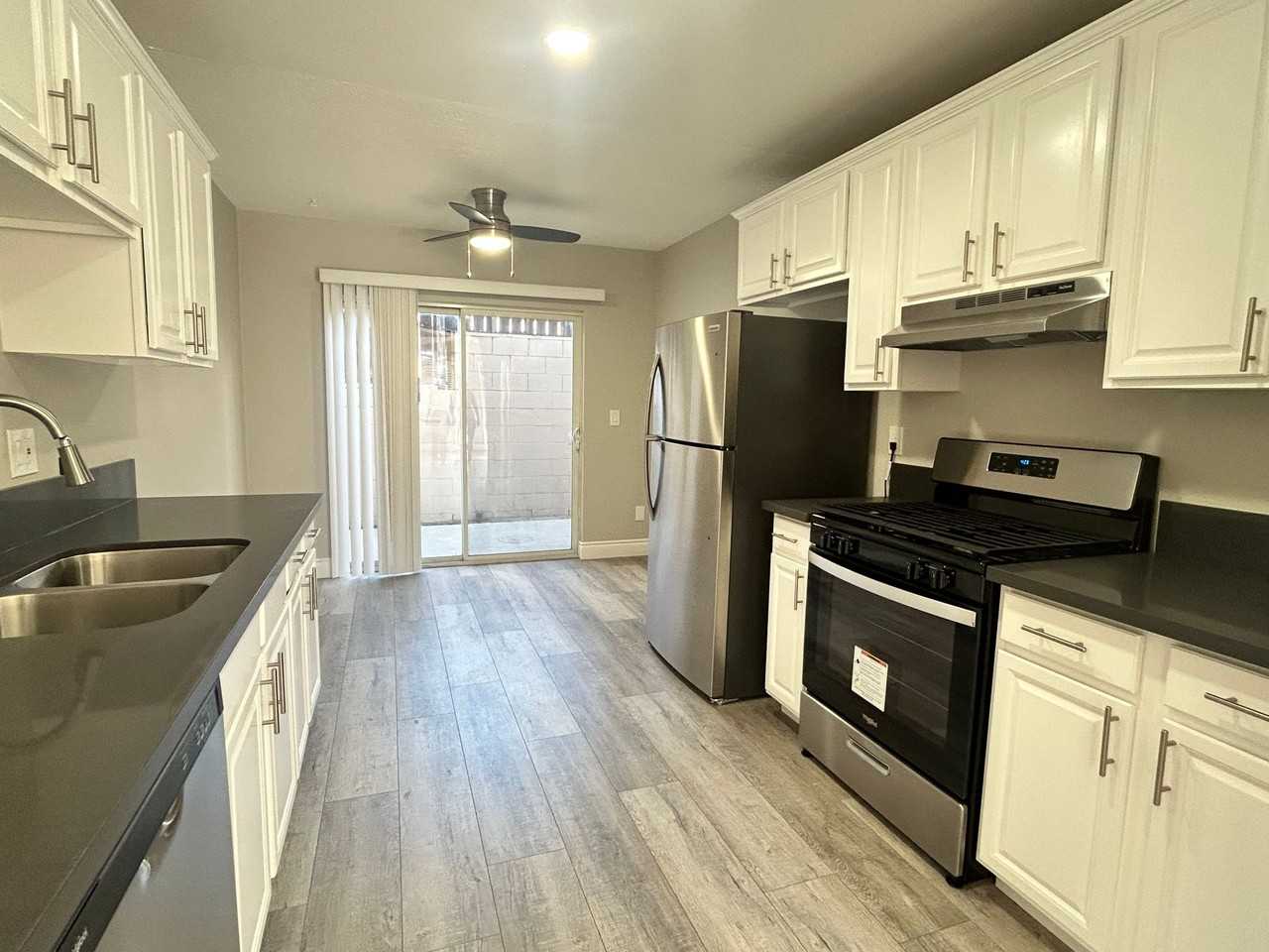 Palm View Apartments - Photo 3 of 25