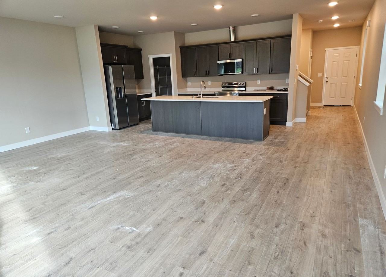 811 Vine Maple St Se - Photo 3 of 14