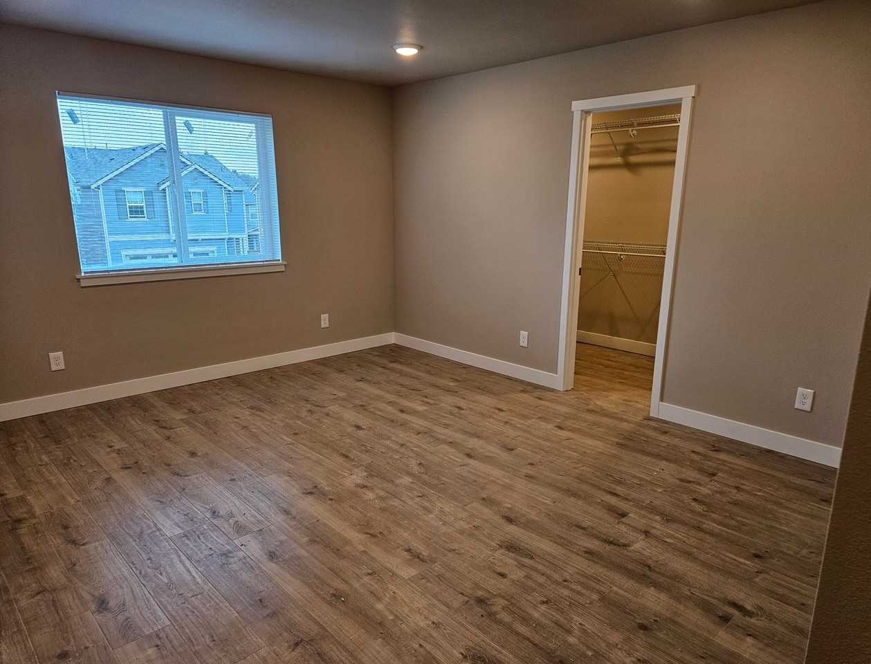 811 Vine Maple St Se - Photo 7 of 14