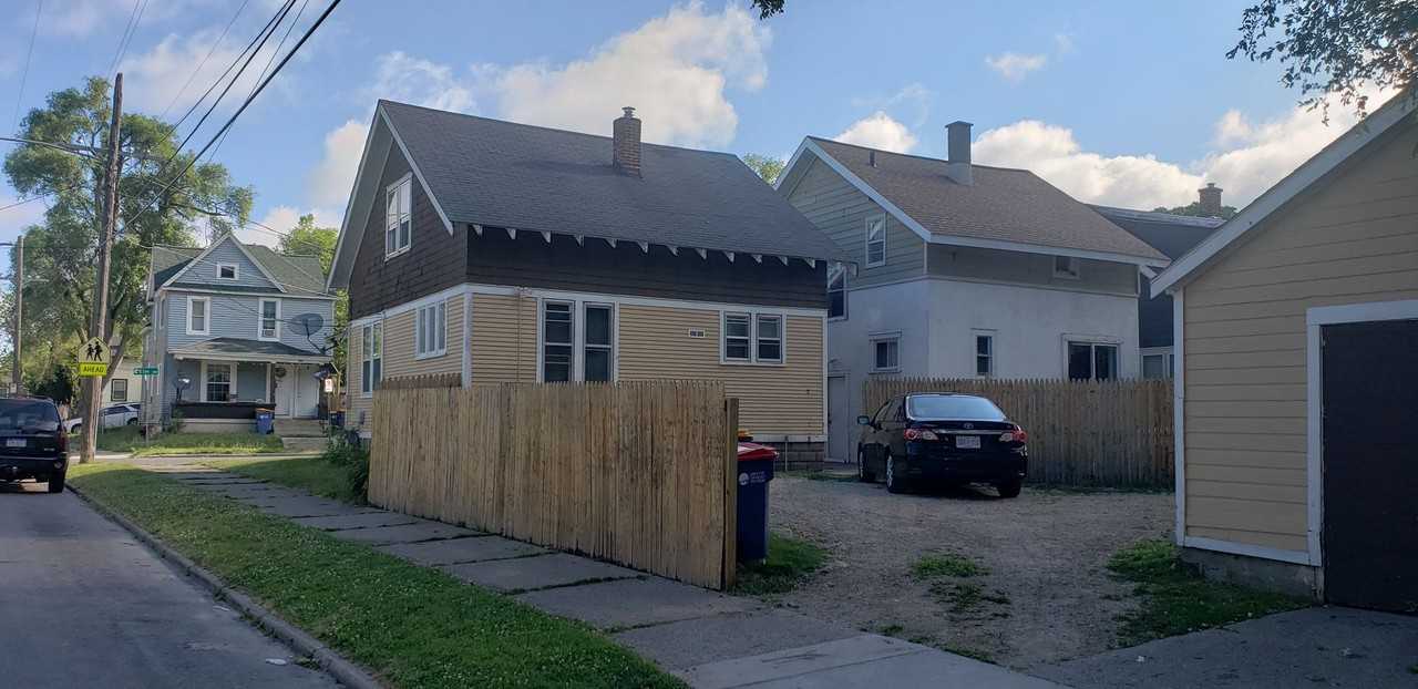 242 242 ELM ST - 242 ELM ST SW - Photo 2 of 11