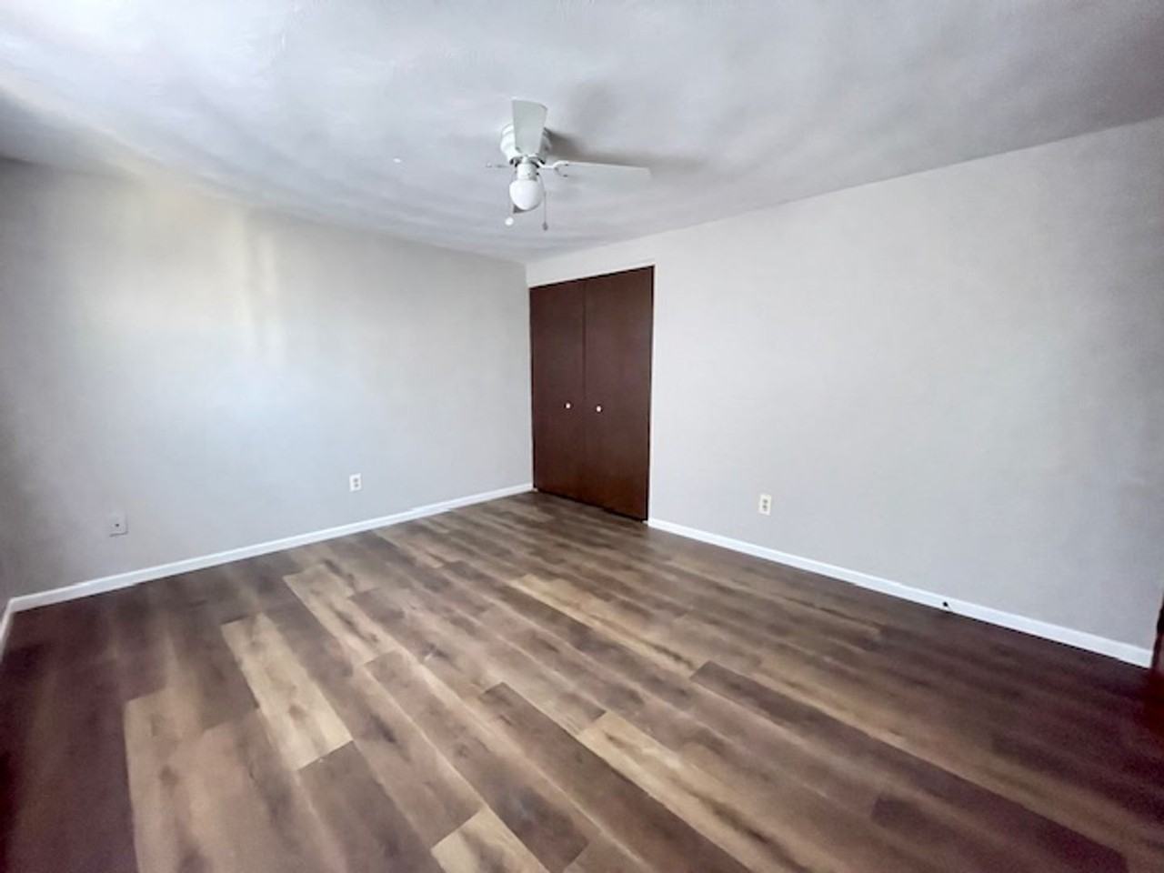 242 Wimbledon Dr - Photo 6 of 8