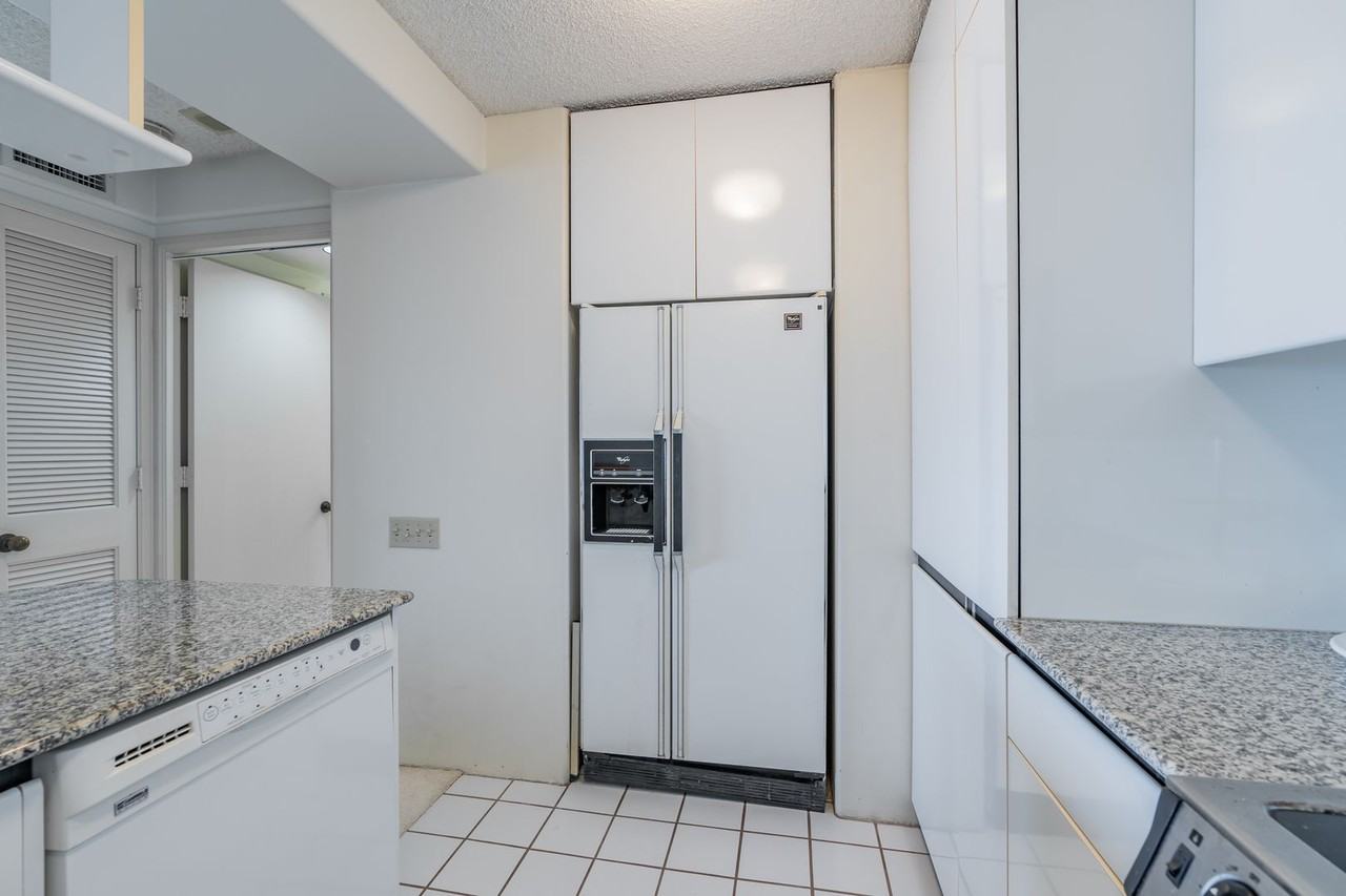 1212 Nuuanu Ave #3012 - Photo 7 of 24