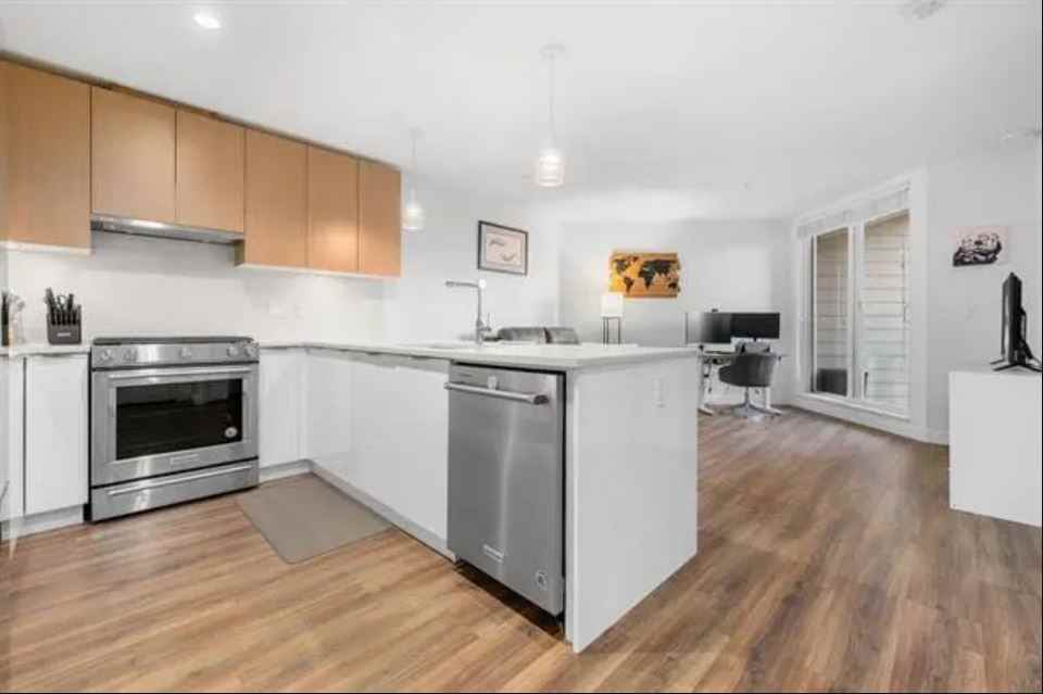 108 8th Street East #214 - Photo 3 of 15