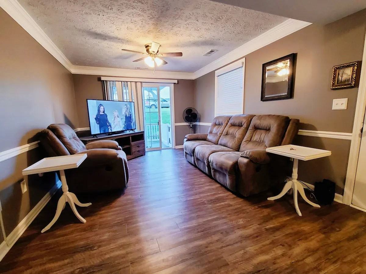 404 Bainbridge Ct #E2 - Photo 2 of 50