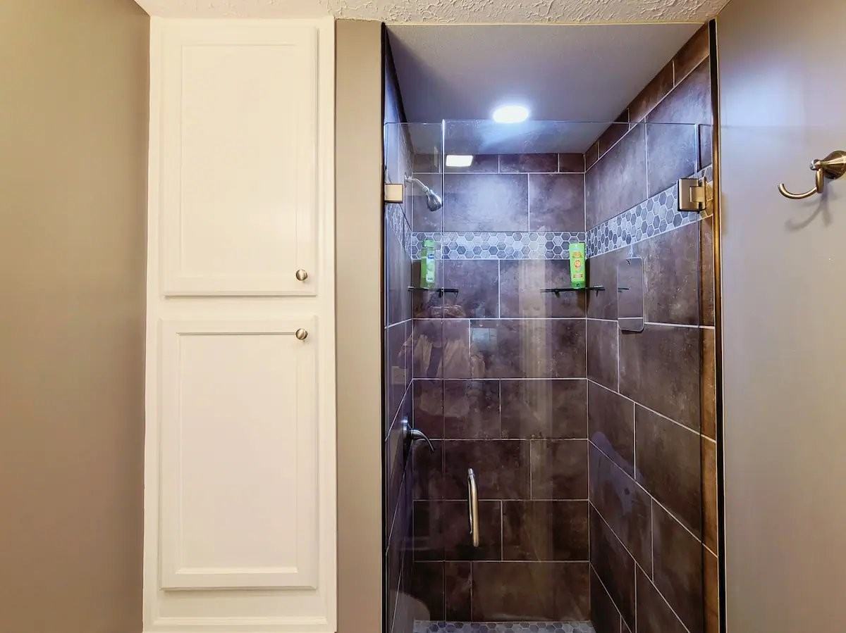 404 Bainbridge Ct #E2 - Photo 3 of 50