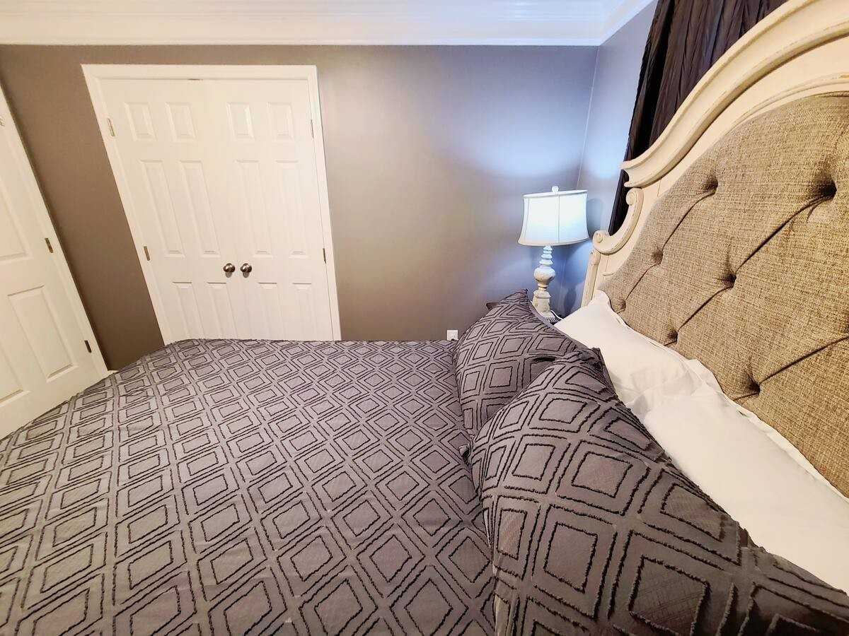 404 Bainbridge Ct #E2 - Photo 4 of 50