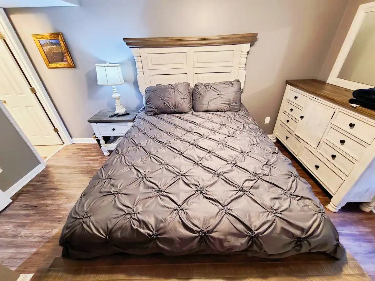 404 Bainbridge Ct #E2 - Photo 5 of 50