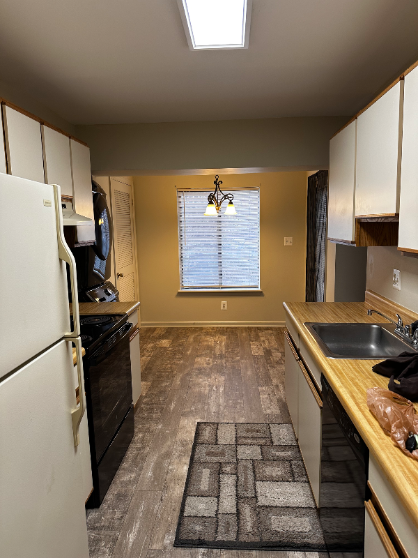 8395 Buttress Ln - Photo 6 of 16