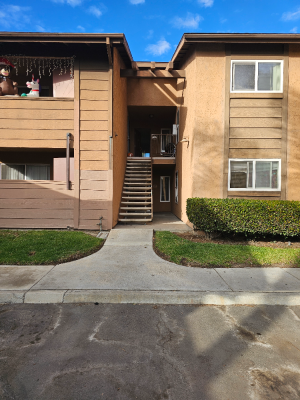 505 Calle Montecito #28 - Photo 2 of 9