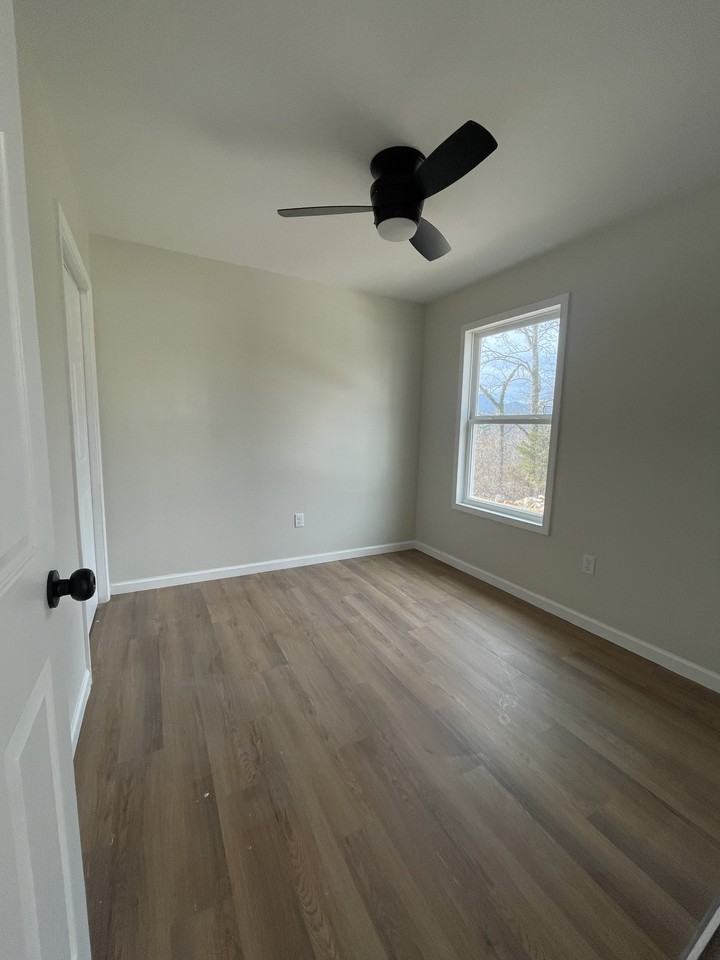 92 N Redtown Rd #6 - Photo 7 of 11