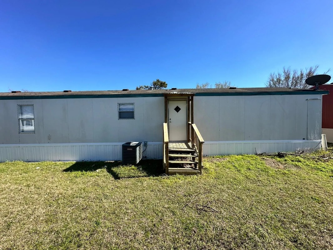 135 Neches Dr - Photo 4 of 22