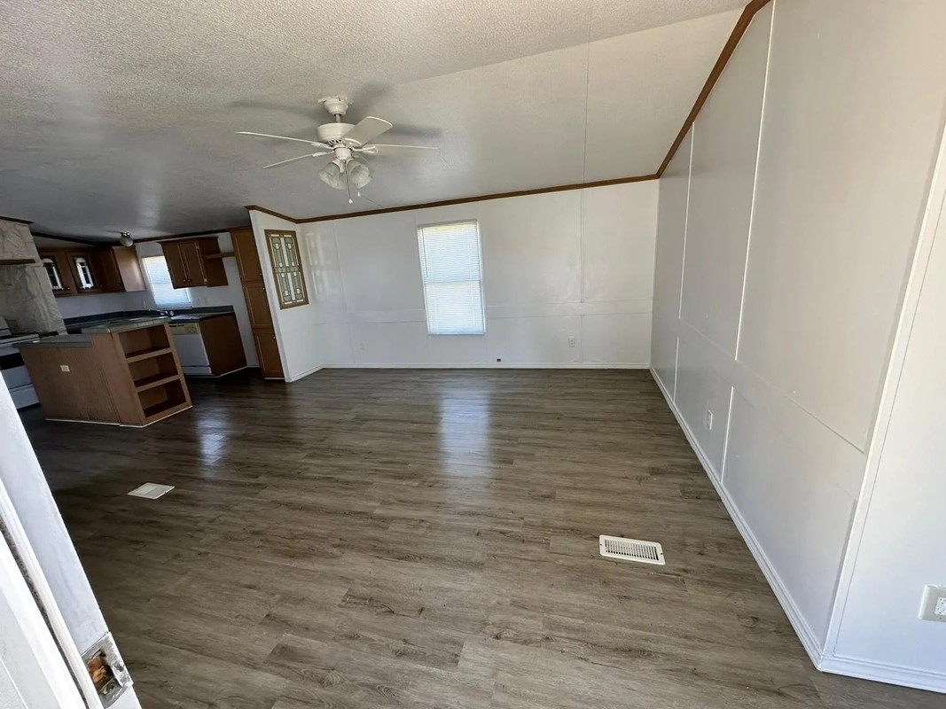 135 Neches Dr - Photo 5 of 22
