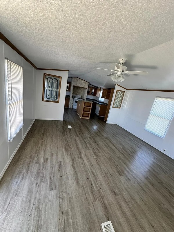 135 Neches Dr - Photo 6 of 22