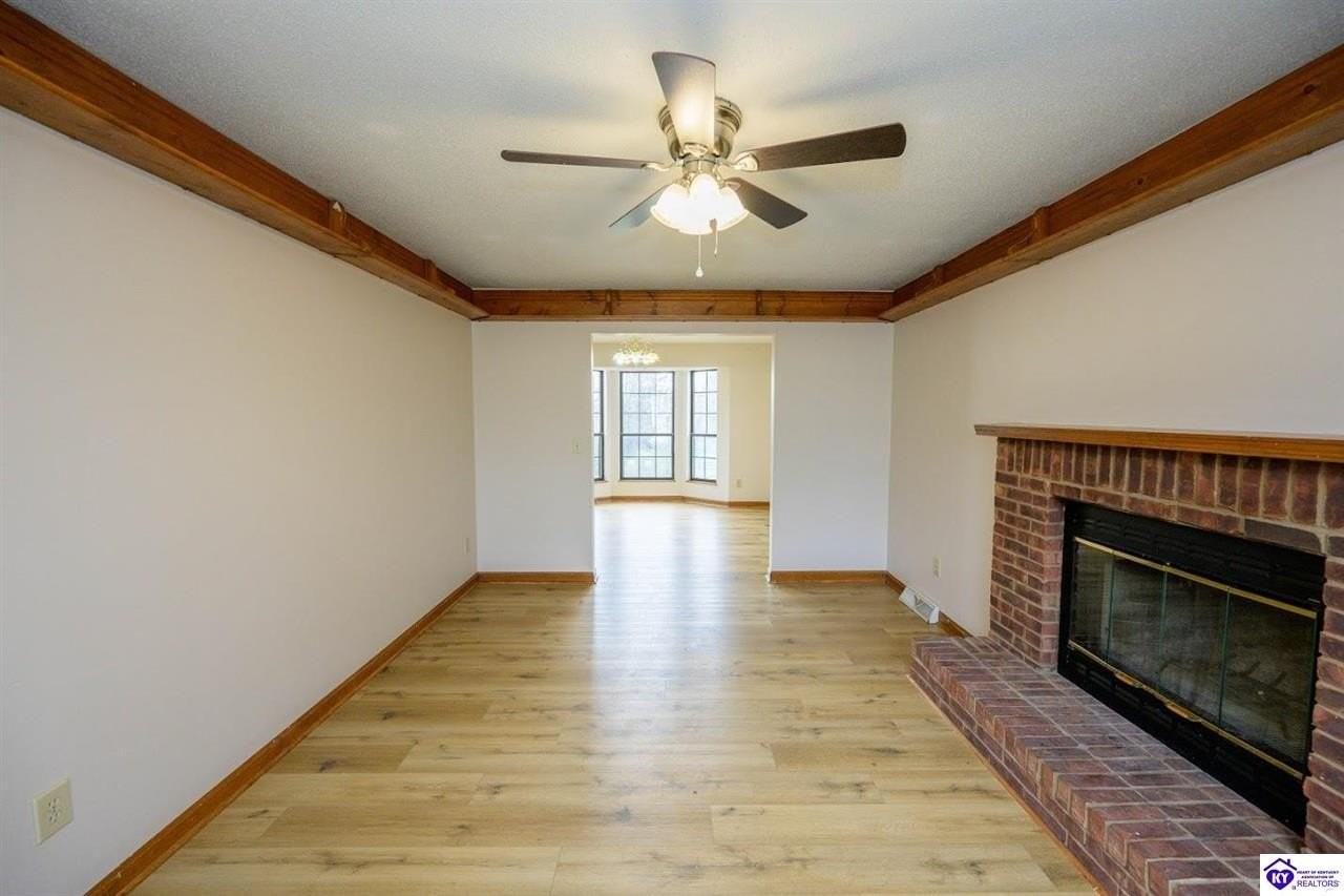 402 Clear Valley Ct - Photo 4 of 19