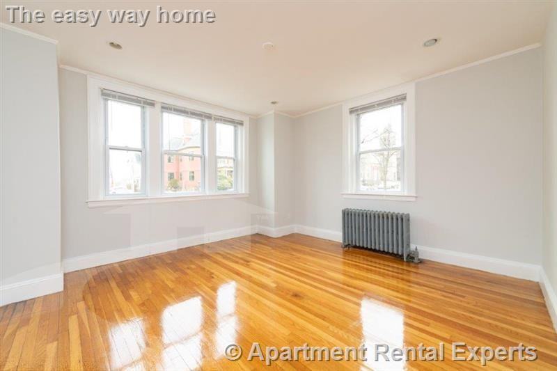 136 Highland Ave #17 - Photo 3 of 7