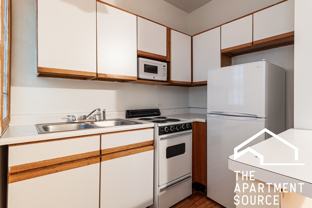 635 W Barry Ave #202 - Photo 1 of 1