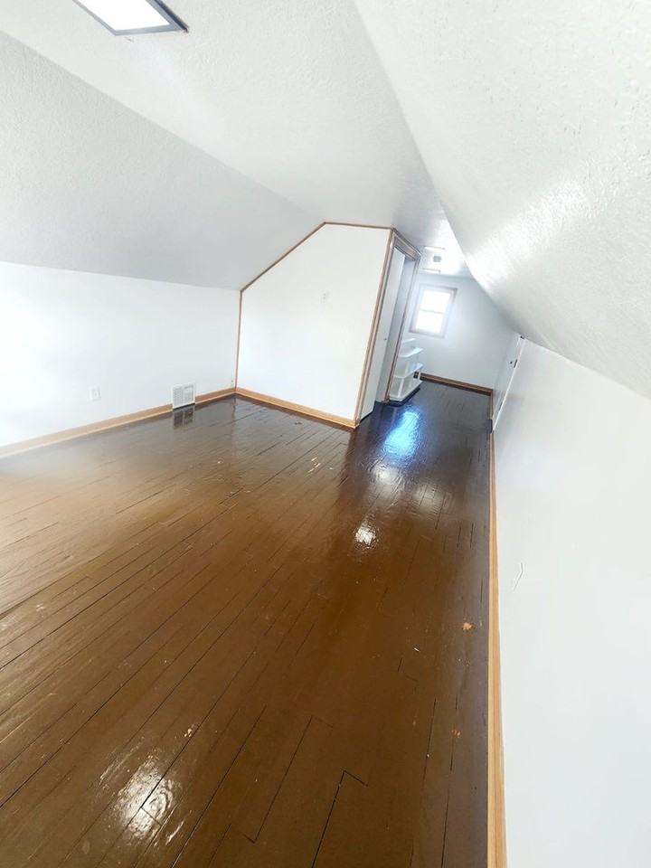 2018 Oakland Pkwy - Photo 2 of 19