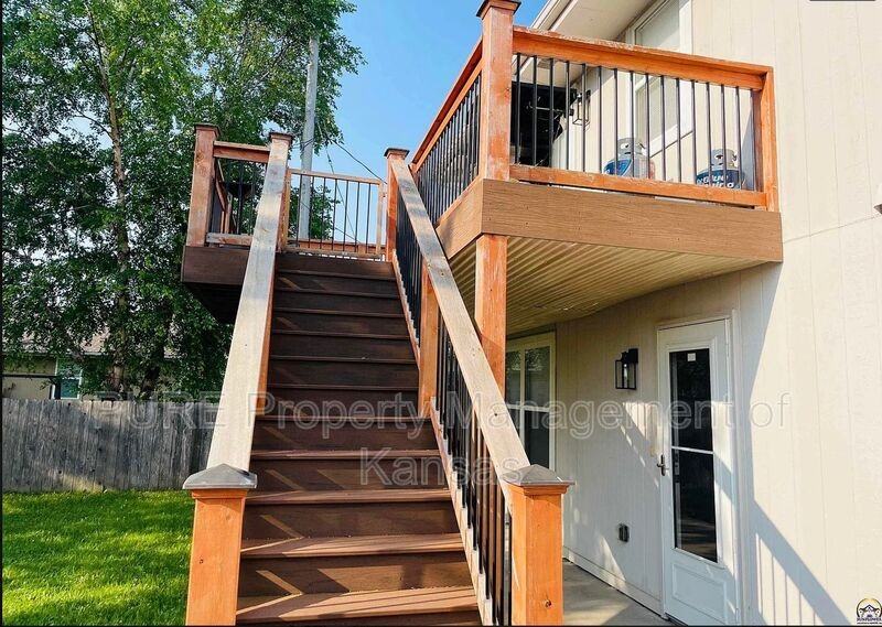 2424 Sw Romar Rd - Photo 3 of 17