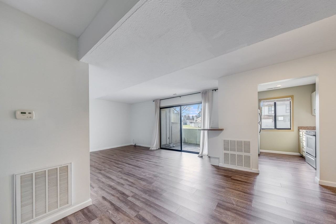 2203 Melrose Dr - Photo 5 of 18