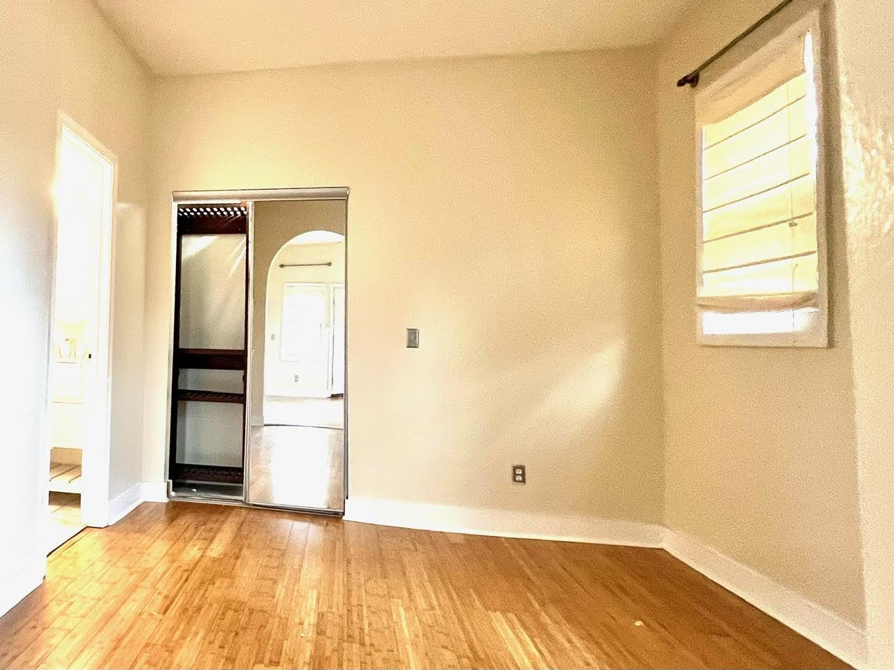 500 Parkway Dr Ne #02 - Photo 4 of 10