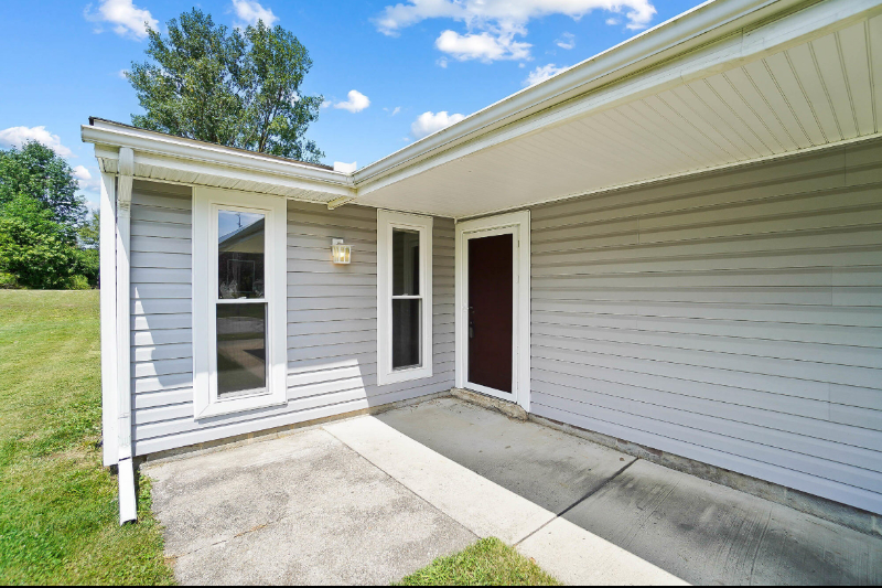 624 Mohican Ct - Photo 2 of 16