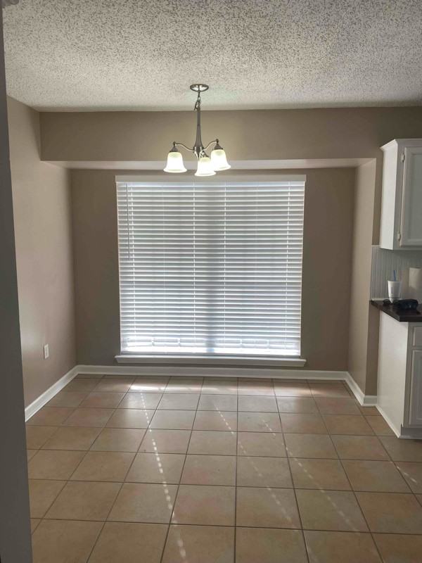 30612 Stephen Dr - Photo 3 of 6