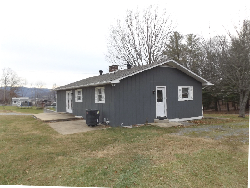 186 Fitzsimmons Hill Rd - Photo 2 of 19