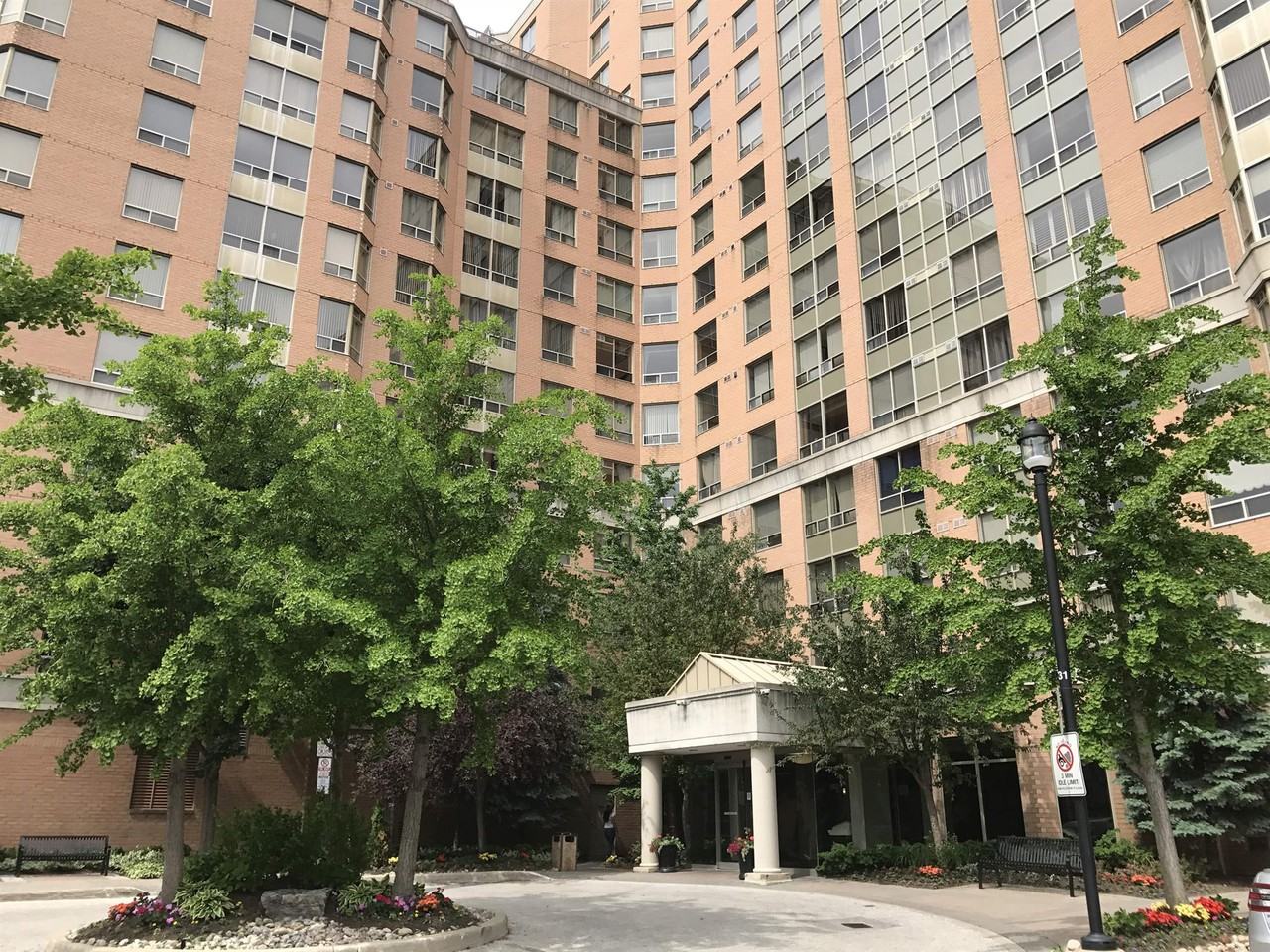 Bamburgh Gate Manor #11173 - Photo 2 of 23