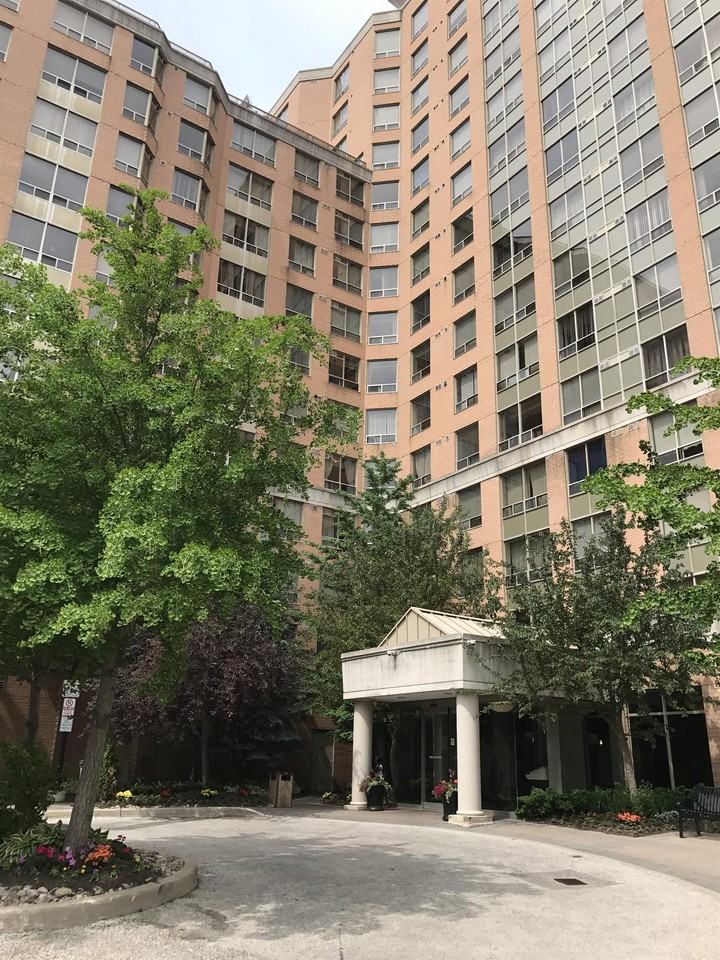 Bamburgh Gate Manor #11173 - Photo 3 of 23