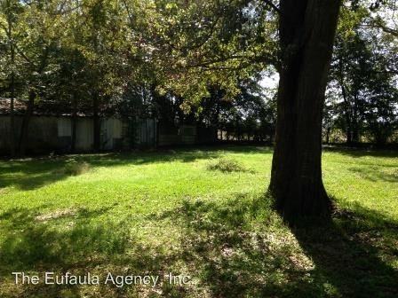 2076 Calhoun Dr - Photo 2 of 6