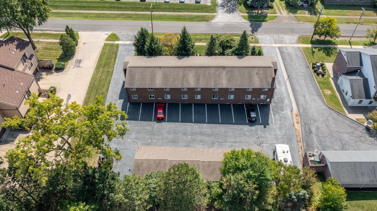 Center in the Falls - Photo 4 of 16