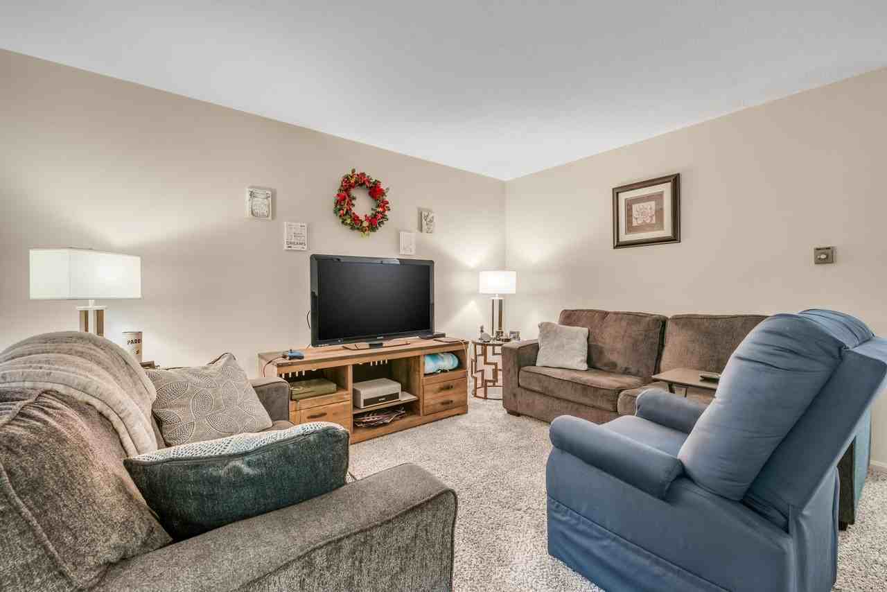 Center in the Falls - Photo 6 of 16