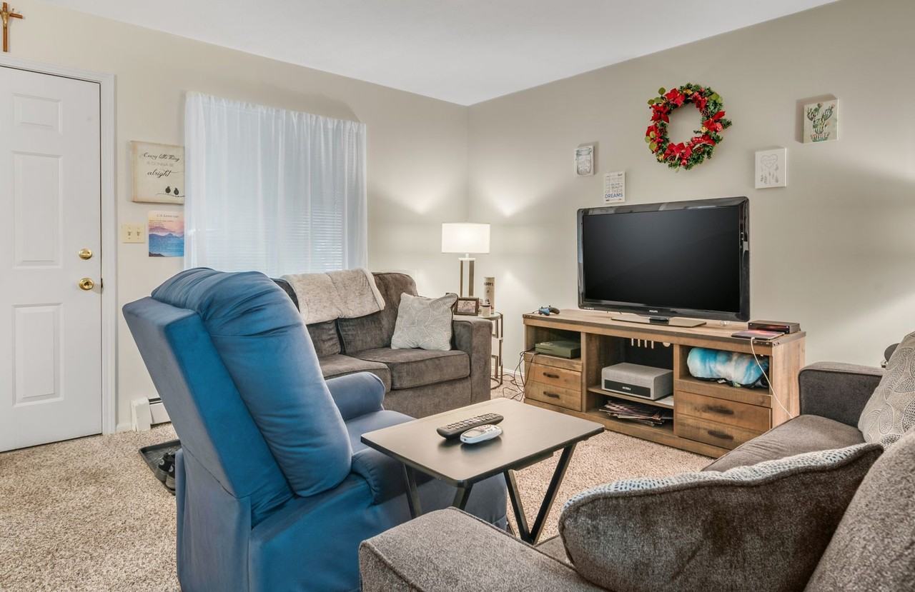 Center in the Falls - Photo 7 of 16