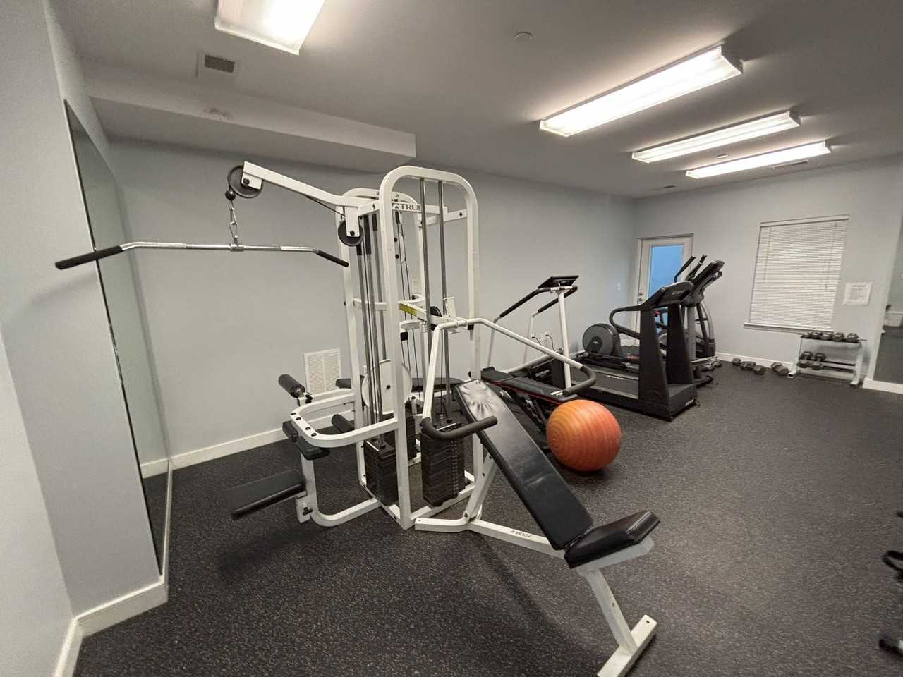 Beach Place Apartments - Photo 3 of 11