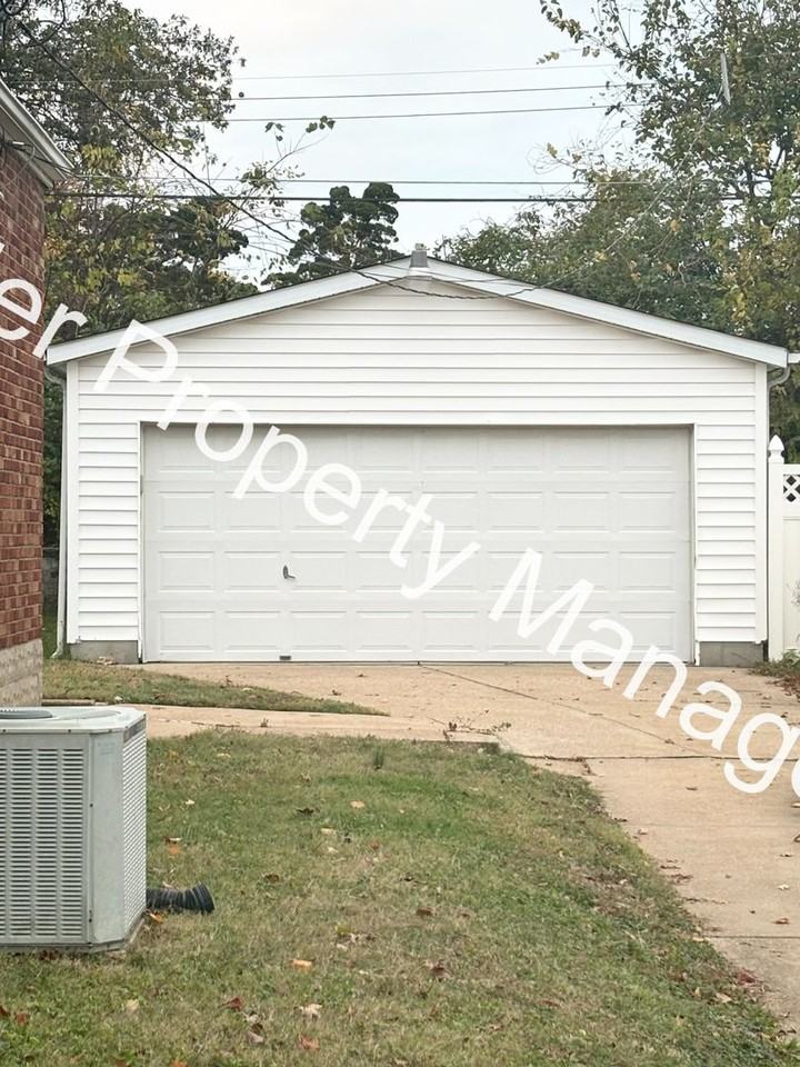 6025 Maxwell Ave - Photo 2 of 26