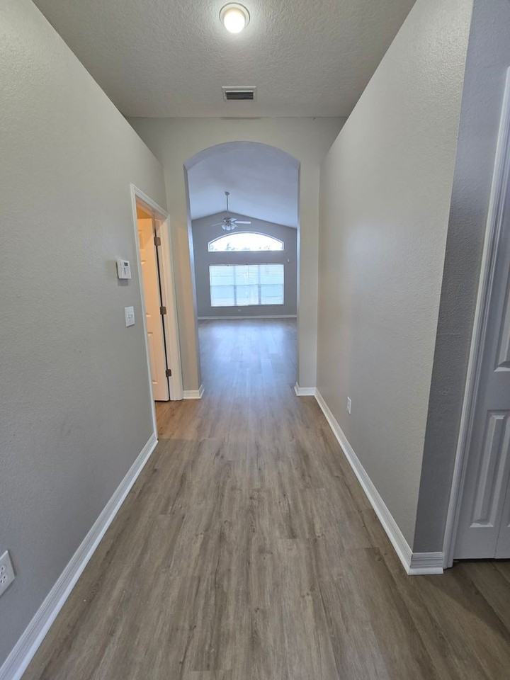 22709 Hawk Hill Loop - Photo 2 of 29