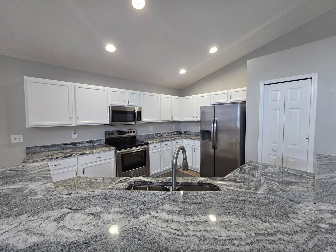 22709 Hawk Hill Loop - Photo 7 of 29