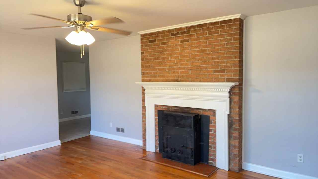 504 Stroud Rd - Photo 2 of 12
