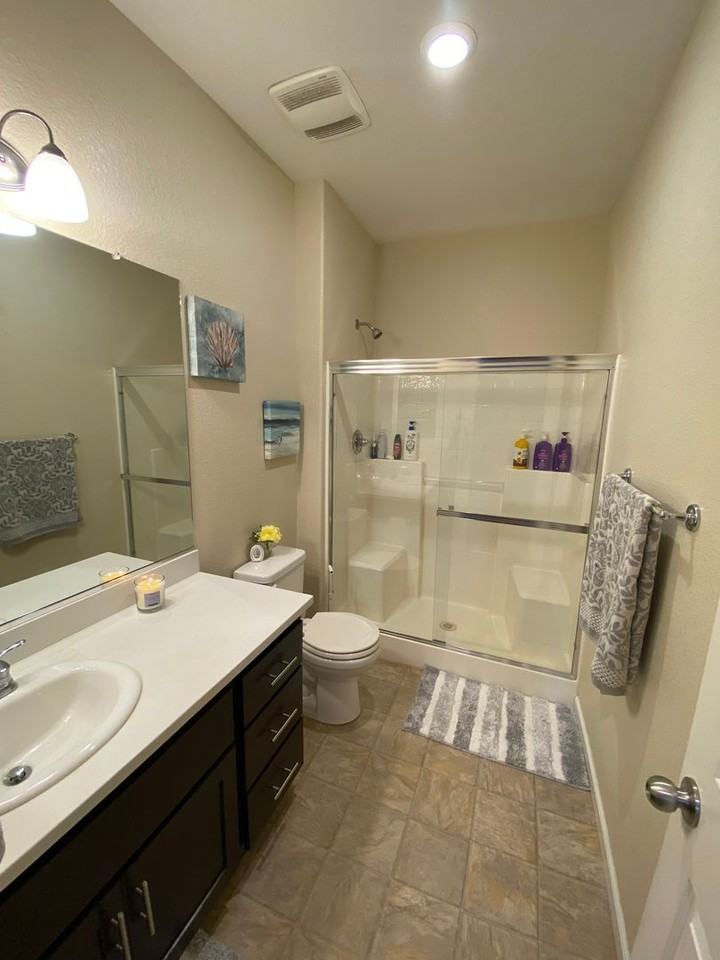 1153 Greenbrier Dr - Photo 4 of 34