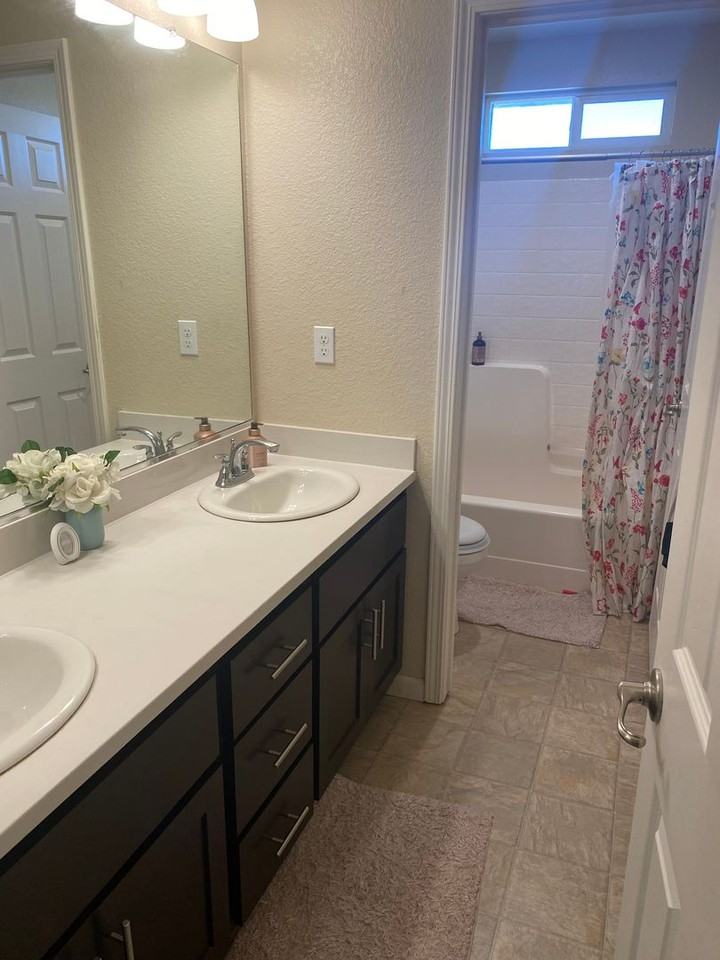 1153 Greenbrier Dr - Photo 6 of 34