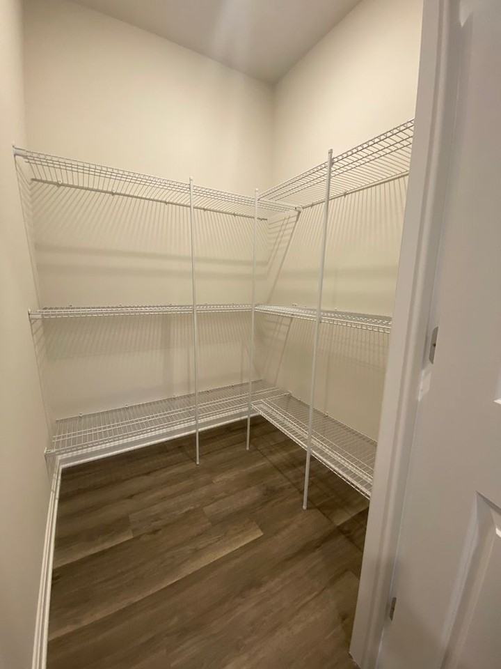 982 Pagonia Dr - Photo 7 of 15